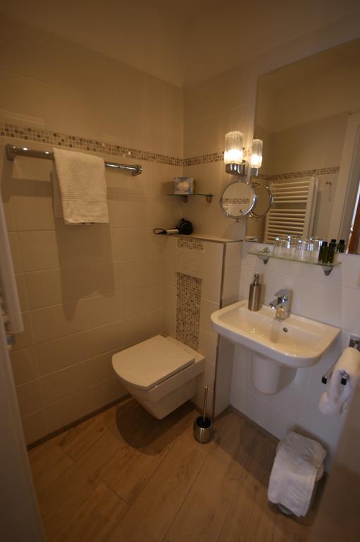 Beckroege Hotel